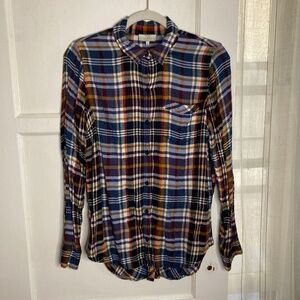 LS Plaid Shirt with cute buttoned back - check pics!